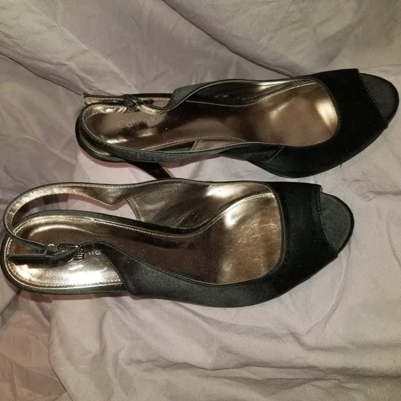 BLACK SATIN CALVIN KLEIN HEELS - Picture 2 of 3